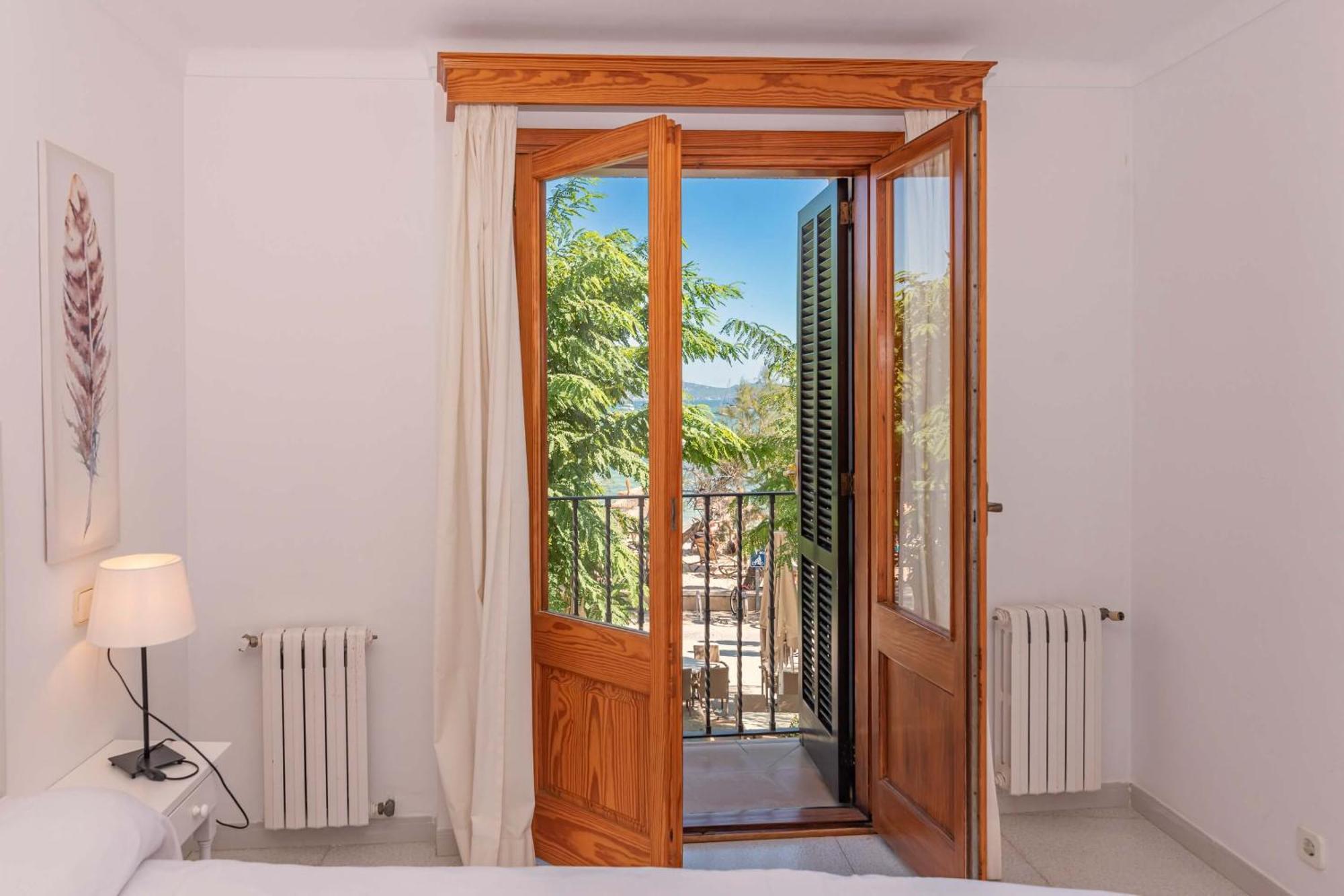 Vora Mar Beachfront Apartment By Sealand Villas Port de Pollenca Luaran gambar
